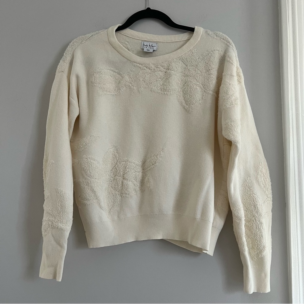 Nicole Miller Elegant Off-White Sweater